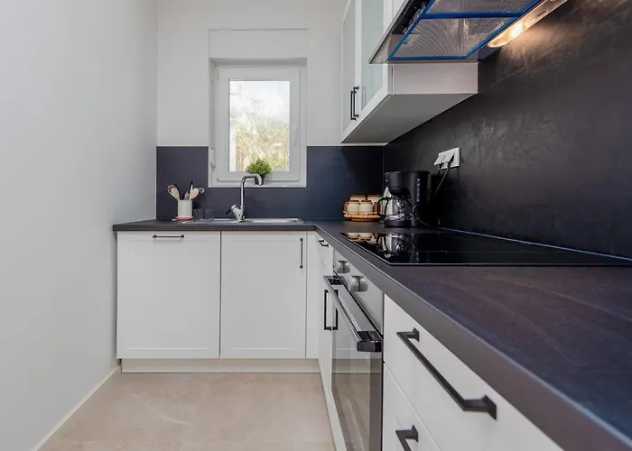 Lovely In With Wifi Apartman